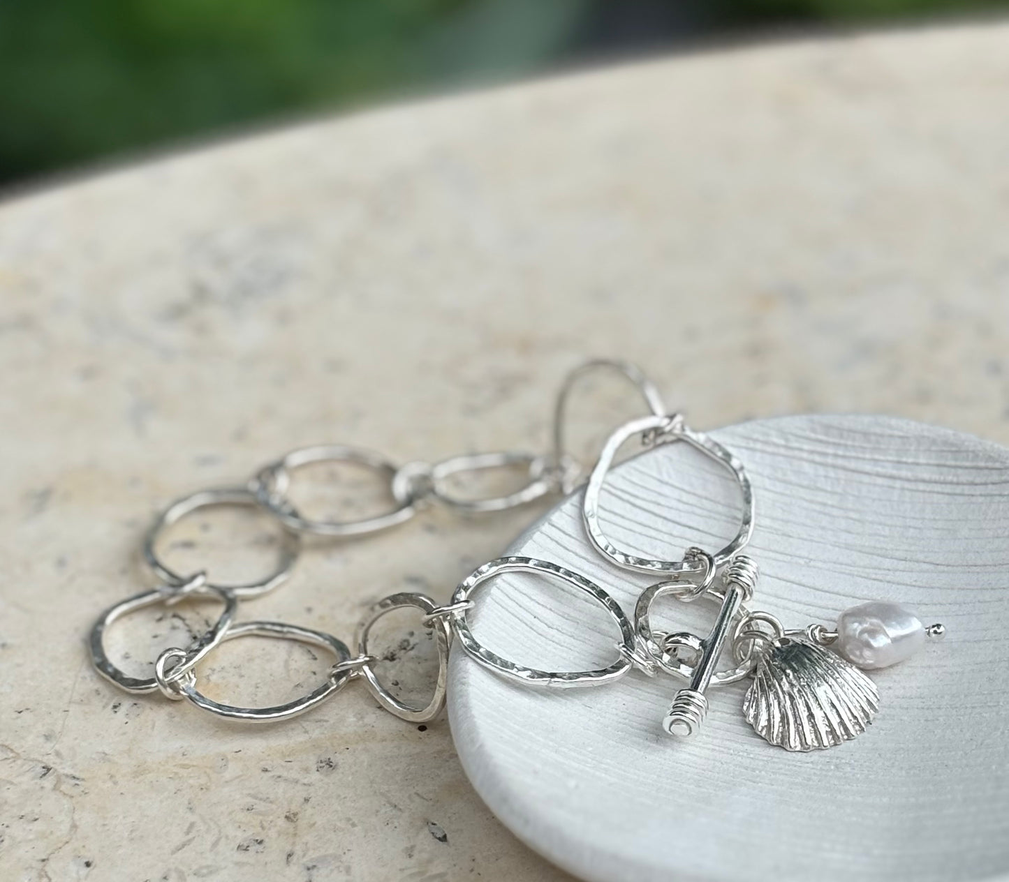 Free form circles bracelet with keshi pearl and shell charms
