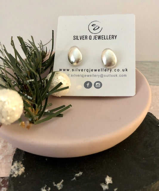 Silver Pebble Earstuds
